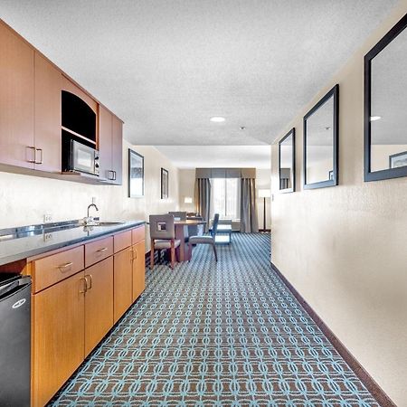 Wingate By Wyndham Chicago Schaumburg Hotel Room photo