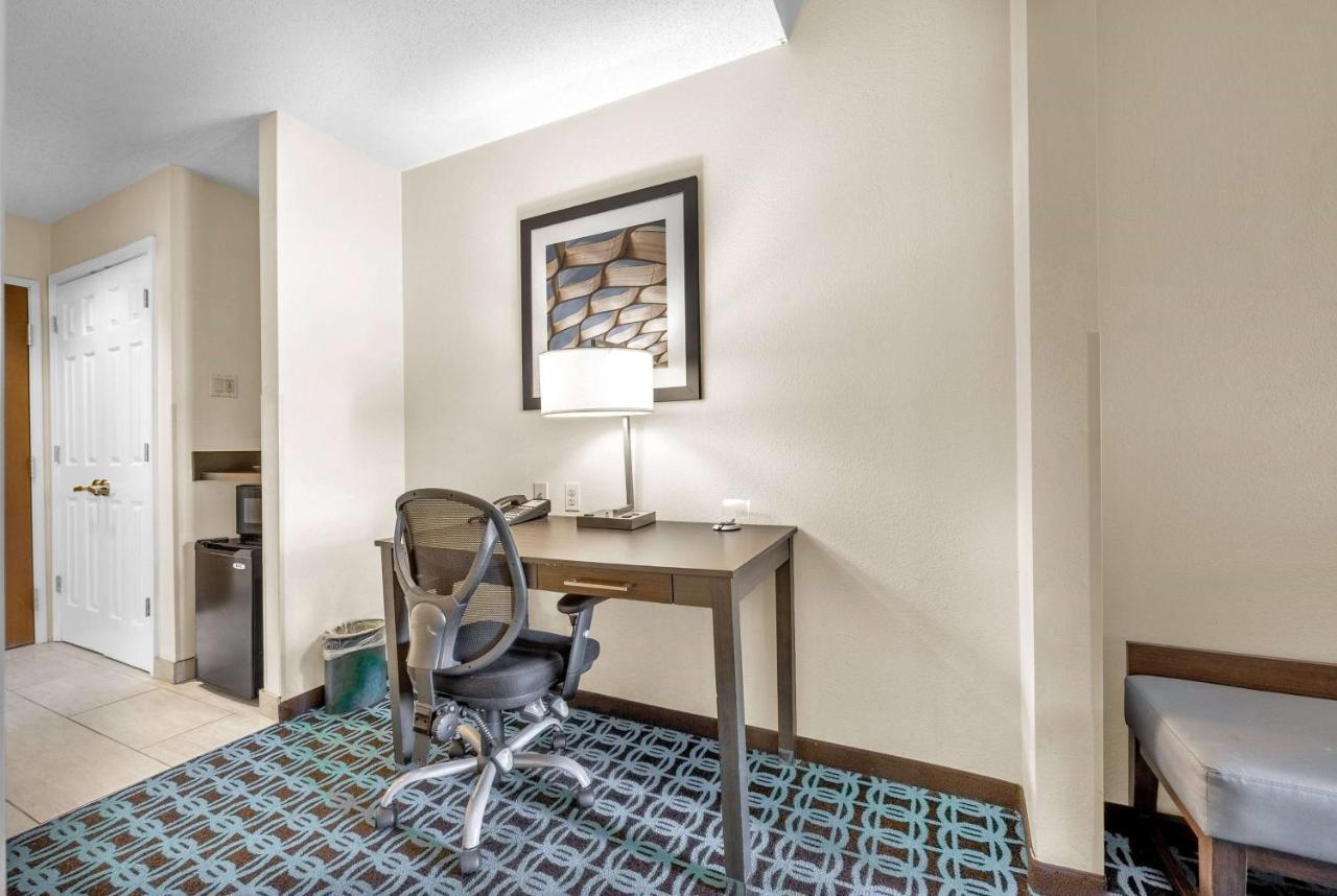 Wingate By Wyndham Chicago Schaumburg Hotel Exterior photo